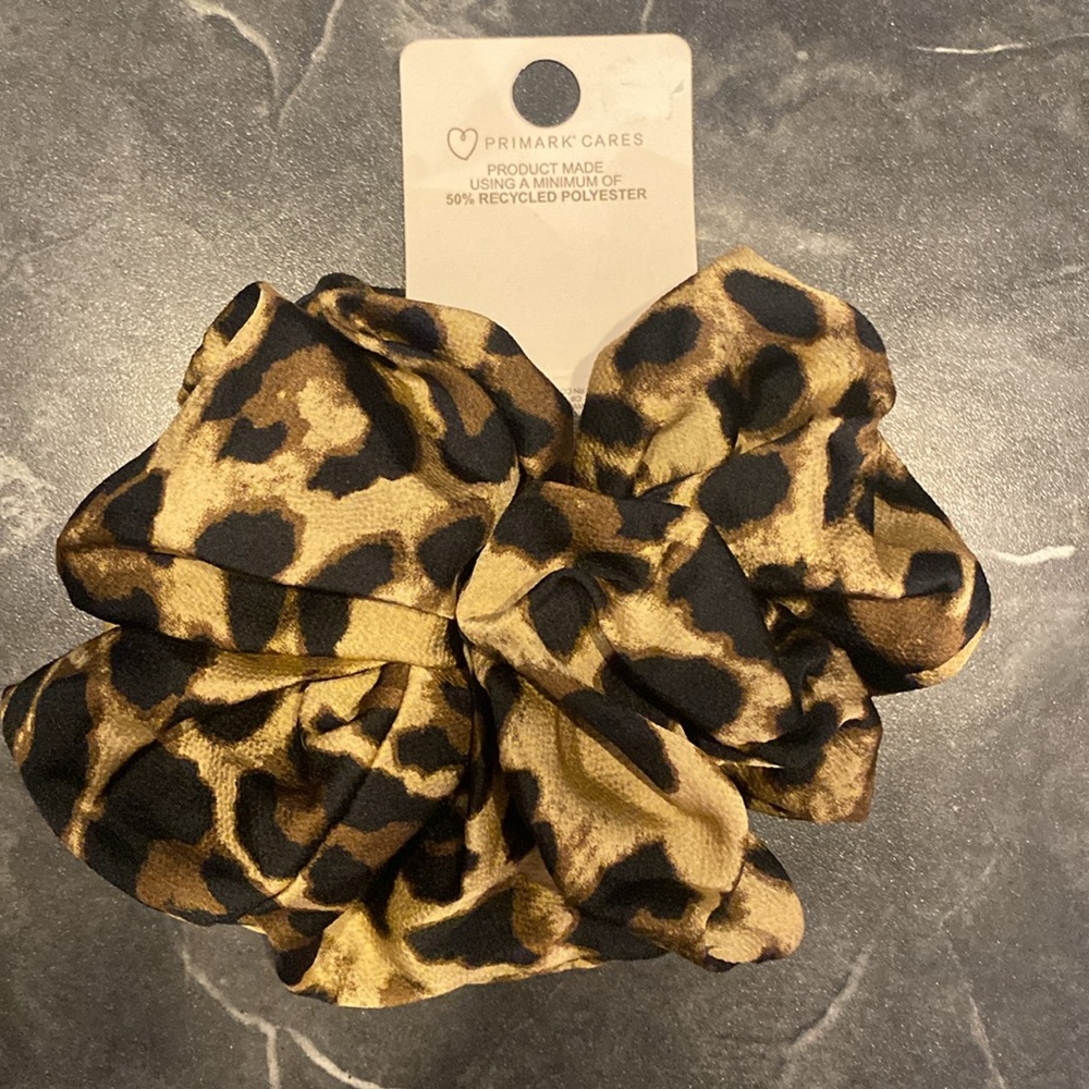 Large Leopard 🐆 Print Scrunchie
